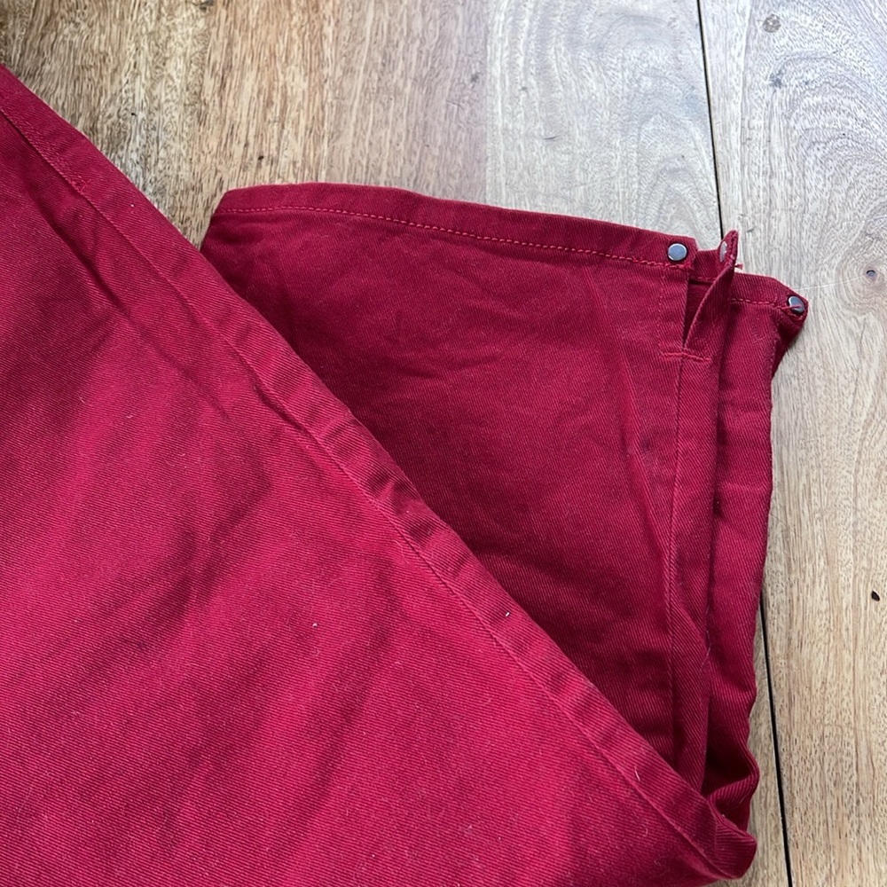 Gloria Vanderbilt, Amanda capri red jeans, size 16. 98% cotton, 2% spandex - Picture 2 of 6